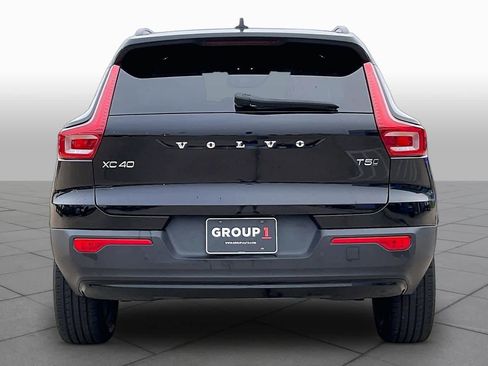 Used 2021 Volvo XC40 T5 R-Design w/ Climate Package AWD/4WD image 6