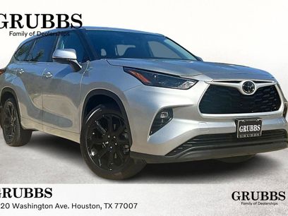 Used 2023 Toyota Highlander LE