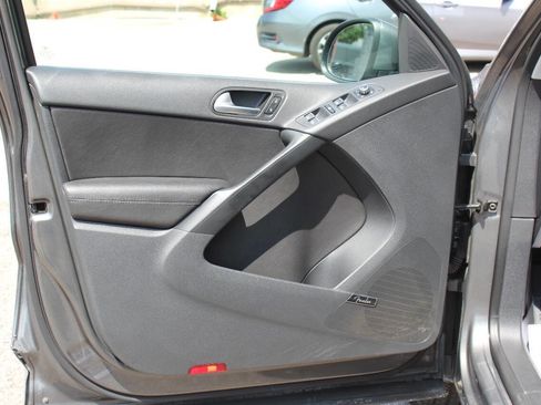 Used 2014 Volkswagen Tiguan SEL image 9