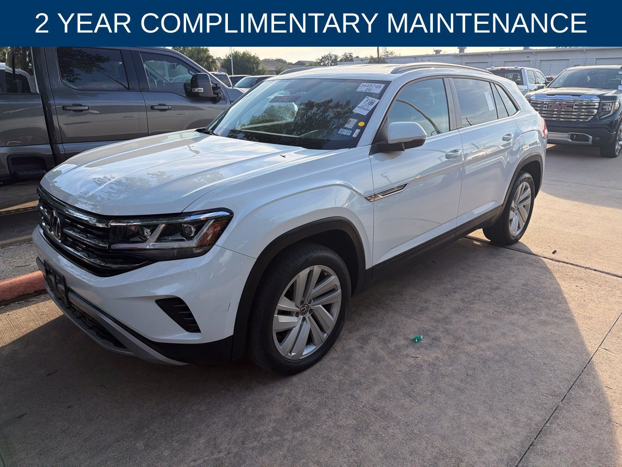 Used 2020 Volkswagen Atlas Cross Sport SE FWD image 1