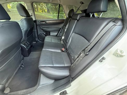 Used 2017 Subaru Outback 3.6R Limited image 14