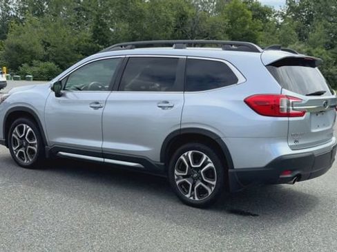 Used 2023 Subaru Ascent Limited AWD/4WD image 6
