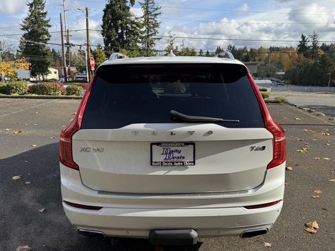 Used 2016 Volvo XC90 T6 Momentum w/ Protection Package Plus image 8