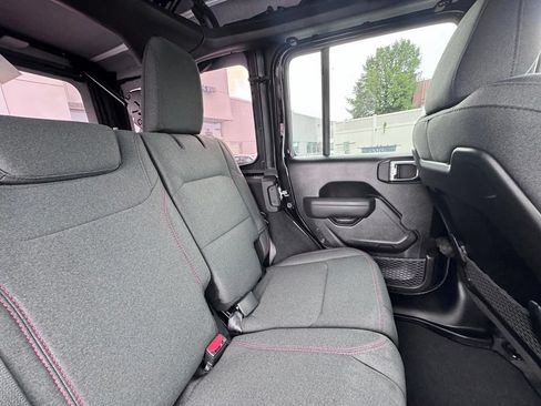 Used 2026 Jeep Wrangler Unlimited Rubicon AWD/4WD image 21