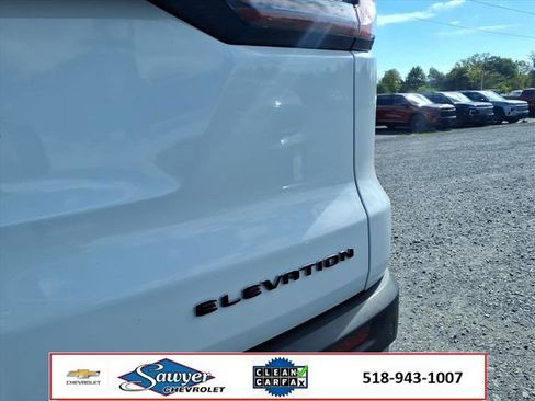 Used 2024 GMC Acadia Elevation image 10