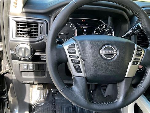 Used 2024 Nissan Titan SV w/ SV Convenience Package RWD image 19