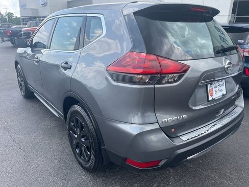 Used 2019 Nissan Rogue S image 3