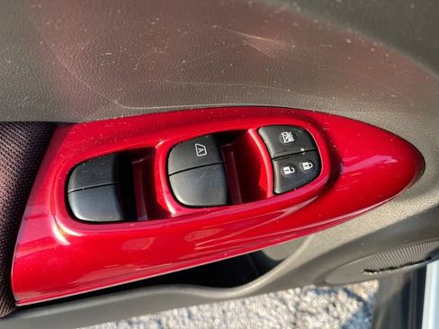 Used 2013 Nissan Juke SL AWD/4WD image 27