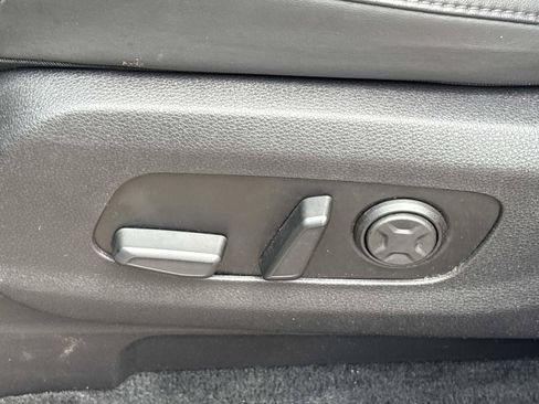 Used 2023 Kia Carnival SX FWD image 16