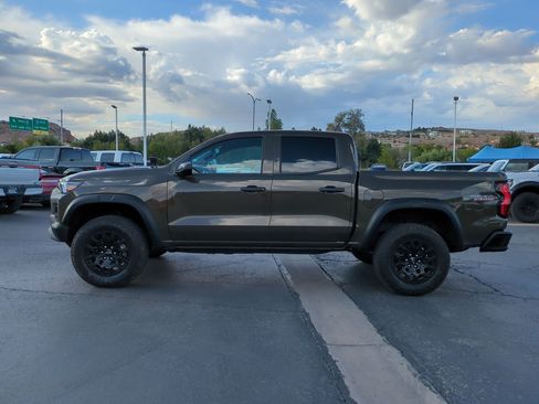 Used 2025 Chevrolet Colorado Trail Boss AWD/4WD image 6