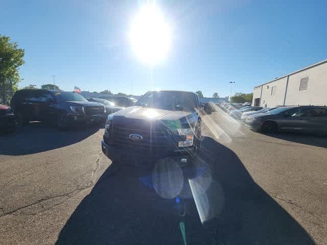 Used 2016 Ford F150 XLT w/ Equipment Group 302A Luxury AWD/4WD image 4