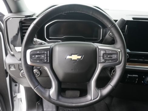 Used 2023 Chevrolet Silverado 1500 LT AWD/4WD image 16