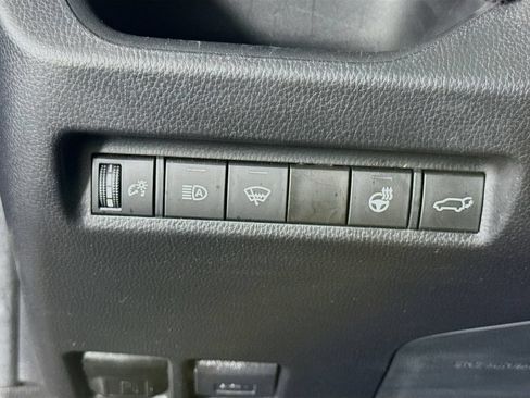 Certified 2022 Toyota RAV4 XLE w/ Convenience Package AWD/4WD image 19