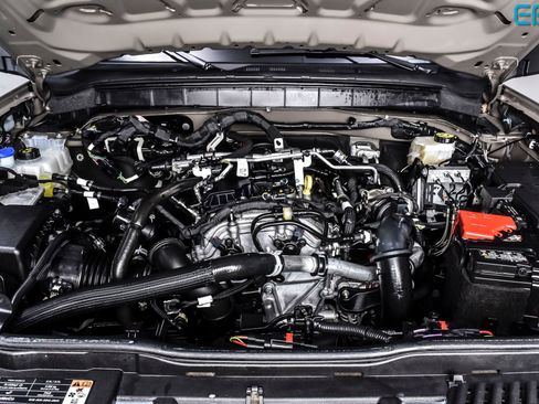 Used 2025 Ford Bronco Outer Banks image 11