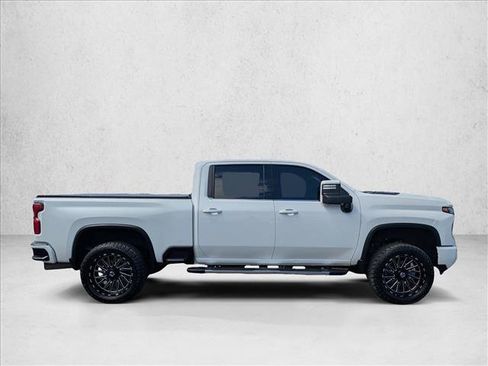 Used 2024 Chevrolet Silverado 2500 LTZ AWD/4WD image 4
