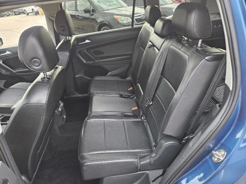 Used 2018 Volkswagen Tiguan SEL FWD image 18
