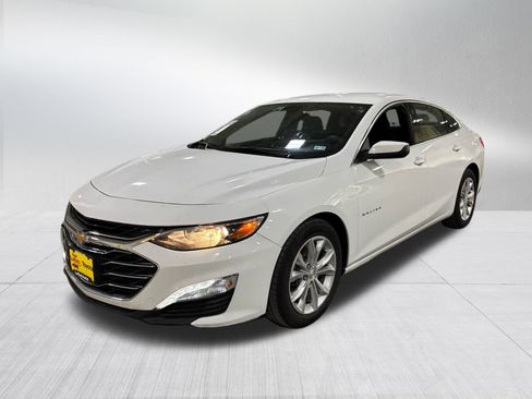 Used 2024 Chevrolet Malibu LT image 3
