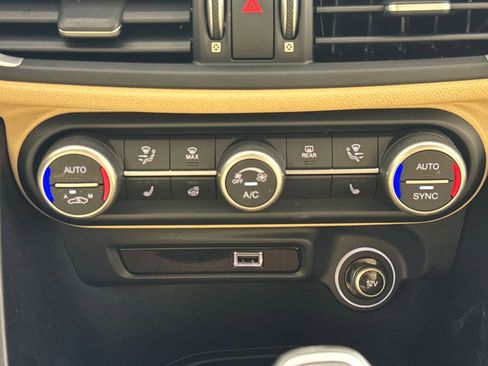 Used 2021 Alfa Romeo Giulia Ti w/ Premium Package image 21