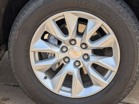 Used 2025 Chevrolet Silverado 1500 Custom RWD image 11