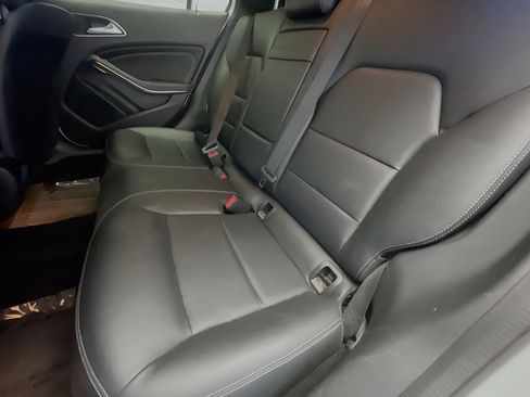 Used 2020 Mercedes-Benz GLA 250 w/ Premium Package image 14