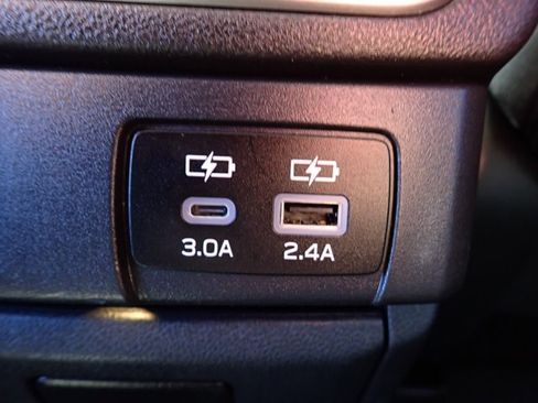 Used 2025 Subaru Ascent Premium AWD/4WD image 11