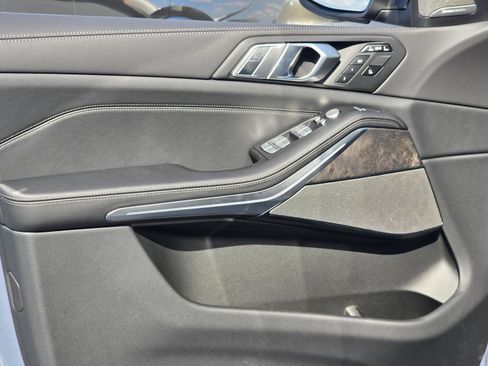 New 2026 BMW X7 xDrive40i w/ Premium Package image 16