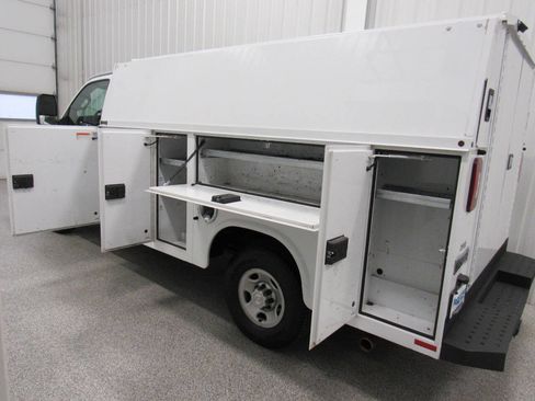 Used 2019 Chevrolet Express 3500 w/ Power Convenience Package image 21