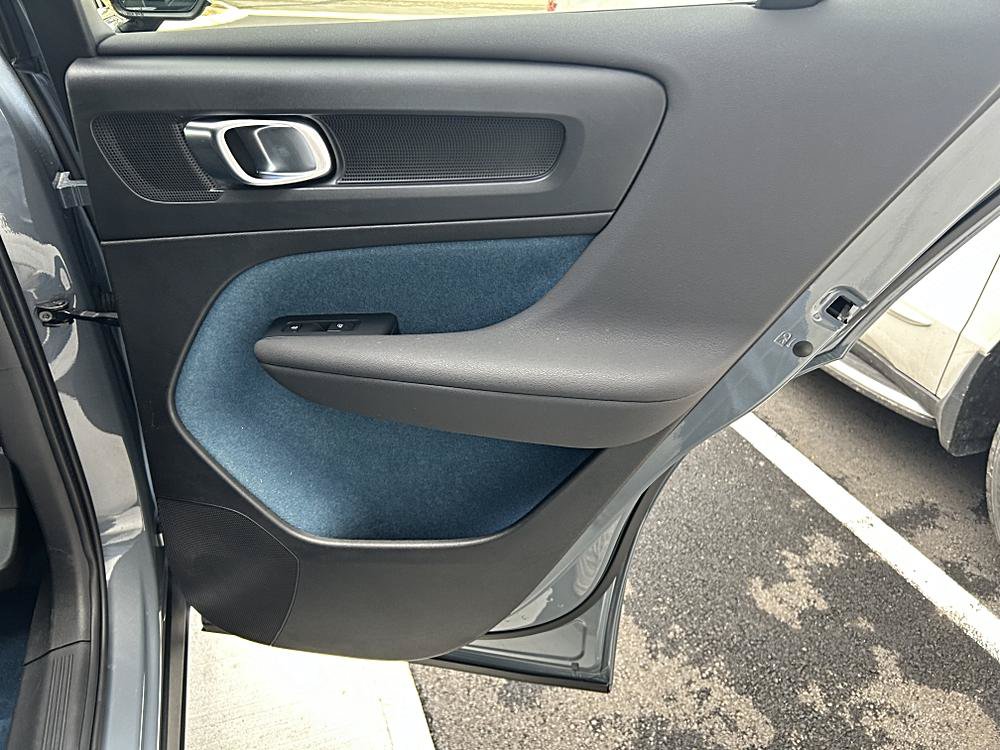 Used 2023 Volvo C40 P8 Recharge Ultimate AWD/4WD image 30