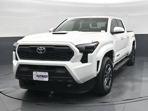 Used 2025 Toyota Tacoma TRD Sport RWD image 11