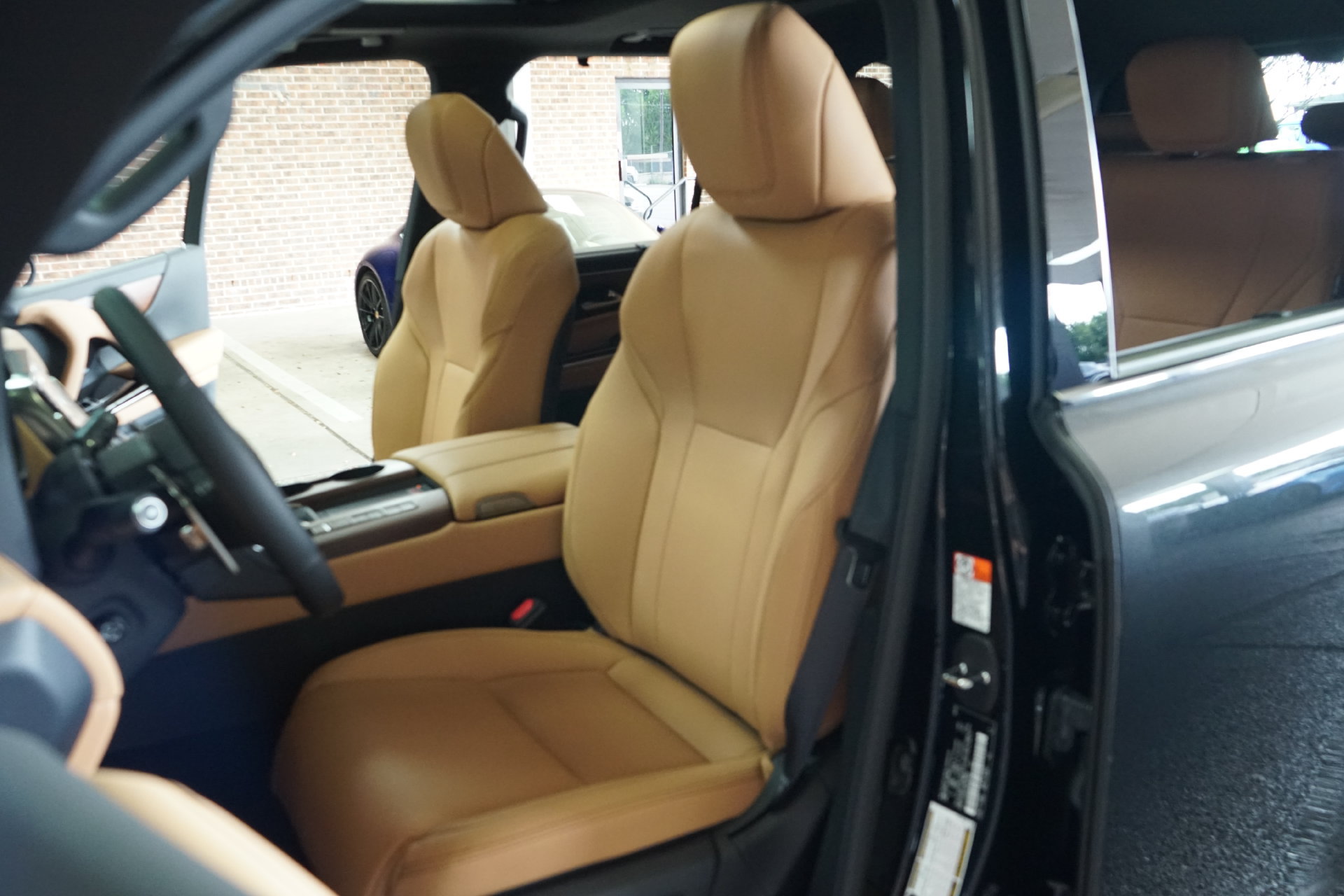 Used 2026 Lexus LX 700h Luxury AWD/4WD image 9