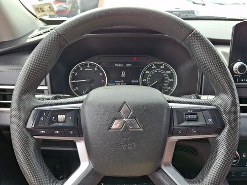 Used 2022 Mitsubishi Outlander ES AWD/4WD image 25