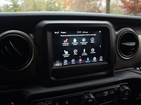 Used 2018 Jeep Wrangler Unlimited Sport S image 9