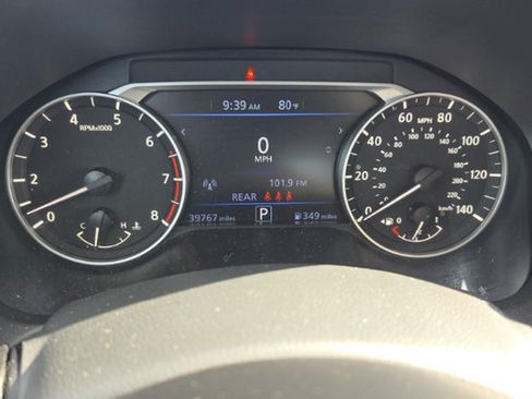 Used 2025 Nissan Altima 2.5 SV FWD image 5