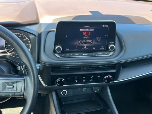 Used 2023 Nissan Rogue S AWD/4WD image 22
