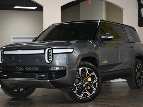 Used 2022 Rivian R1S Launch Edition image 4