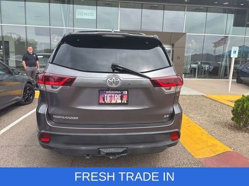 Used 2019 Toyota Highlander SE image 5