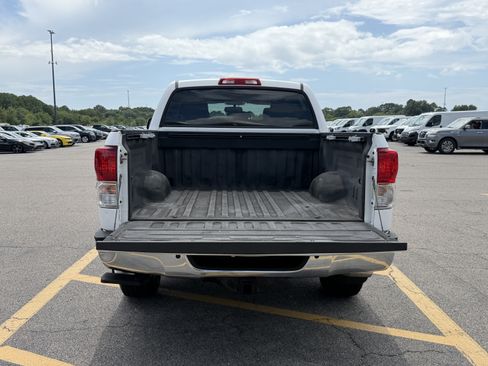 Used 2012 Toyota Tundra Limited w/ Memory Pkg AWD/4WD image 8