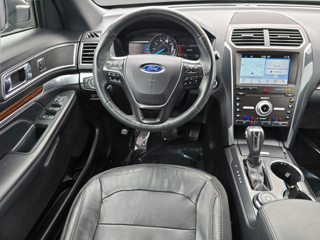 Used 2019 Ford Explorer Limited w/ Class III Trailer Tow Package AWD/4WD image 3