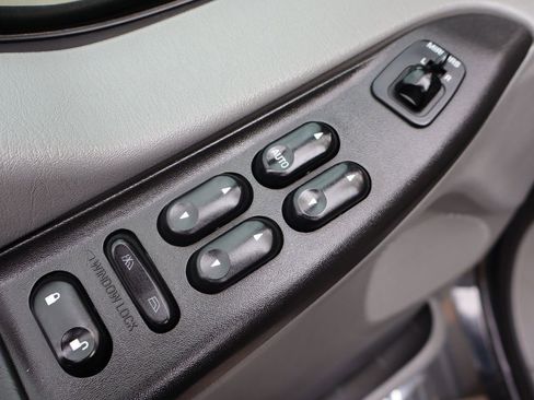 Used 2005 Ford F350 Lariat image 27