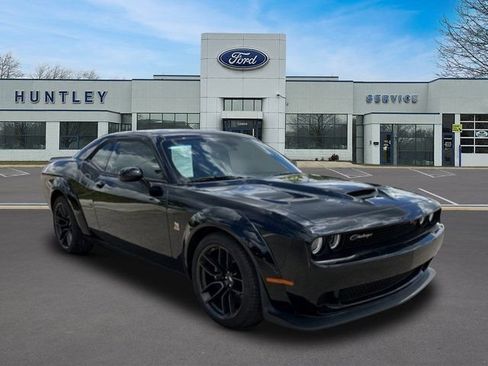 Used 2023 Dodge Challenger R/T Scat Pack RWD image 3