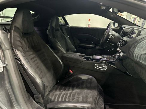 Used 2019 Aston Martin V8 Vantage Coupe RWD image 84
