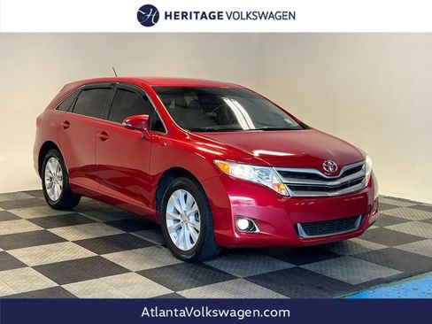Used 2015 Toyota Venza LE FWD image 1
