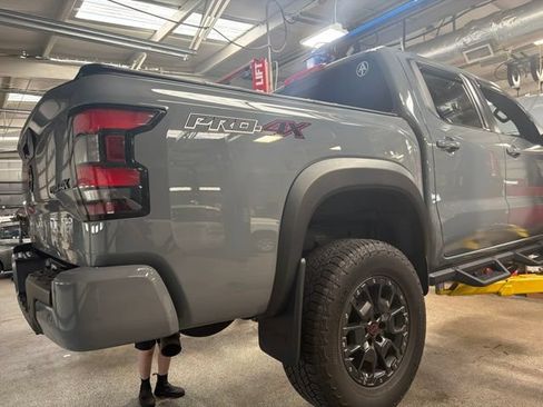 Used 2024 Nissan Frontier PRO-4X w/ Pro Premium Package AWD/4WD image 5