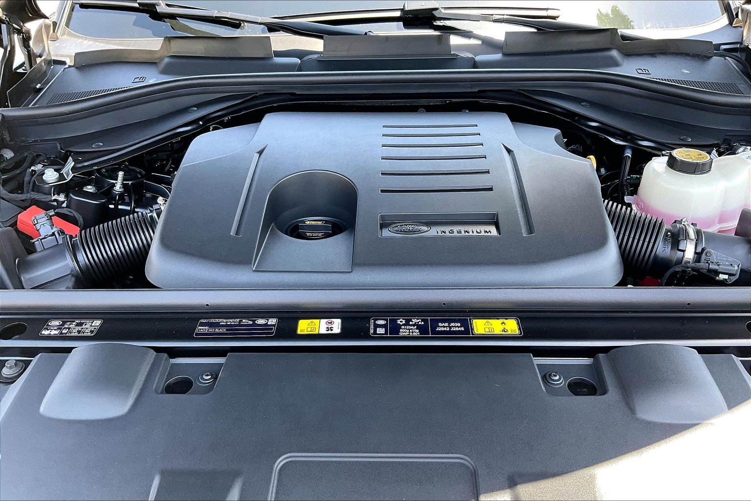 New 2027 Land Rover Range Rover Sport Dynamic SE AWD/4WD image 17
