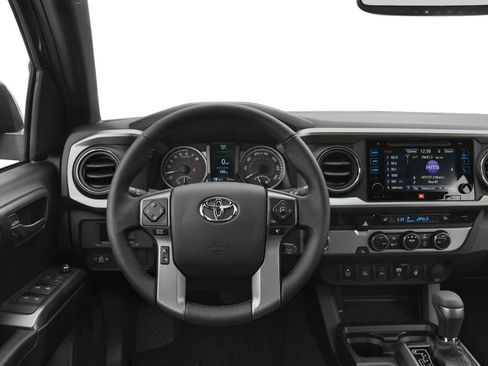 Used 2016 Toyota Tacoma Limited w/ Towing Package AWD/4WD image 4