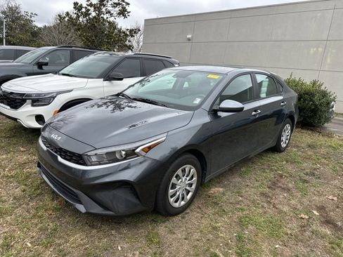 Used 2024 Kia Forte LX image 7