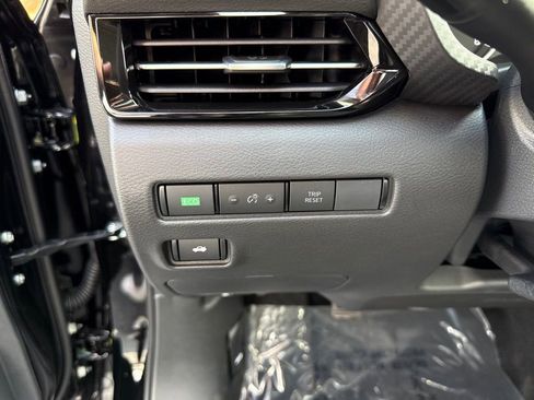 New 2025 Nissan Sentra SR w/ SR Premium Package image 8