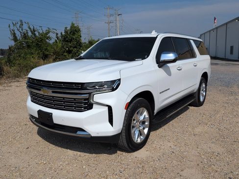 Used 2023 Chevrolet Suburban Premier AWD/4WD image 10