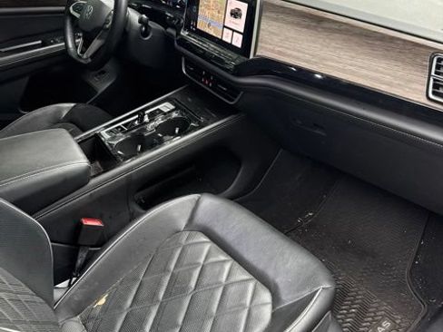 Used 2024 Volkswagen Atlas SEL Premium R-Line AWD/4WD image 8