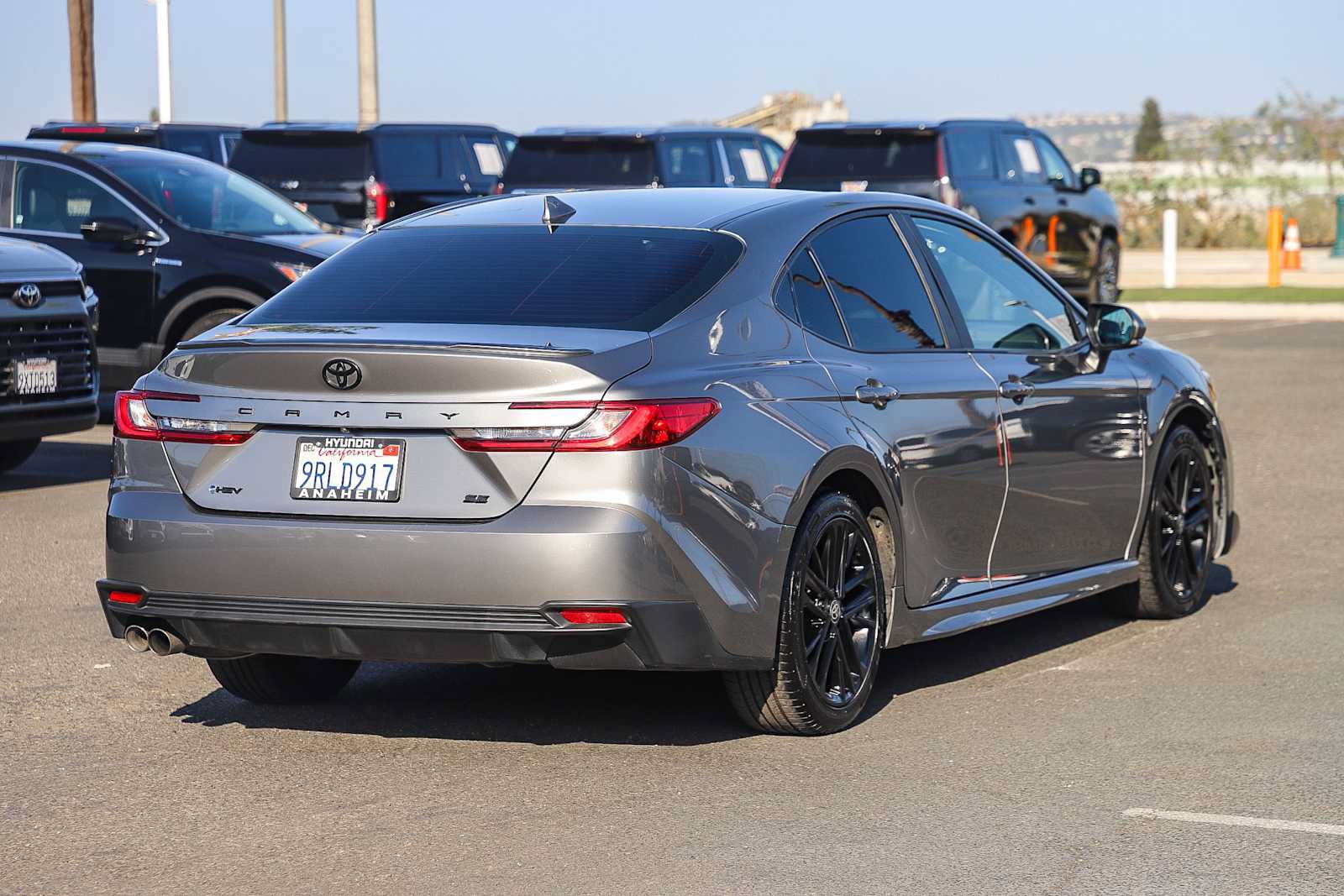 Used 2025 Toyota Camry SE w/ Multimedia Upgrade Package FWD image 7
